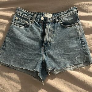 WEEKDAY ROWE HIGH WAISTED DENIM MOM SHORTS IN PEN BLUE WASH (SIZE 26)